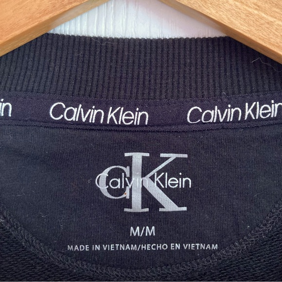 Calvin Klein Sweatshirt - Picture 3 of 3